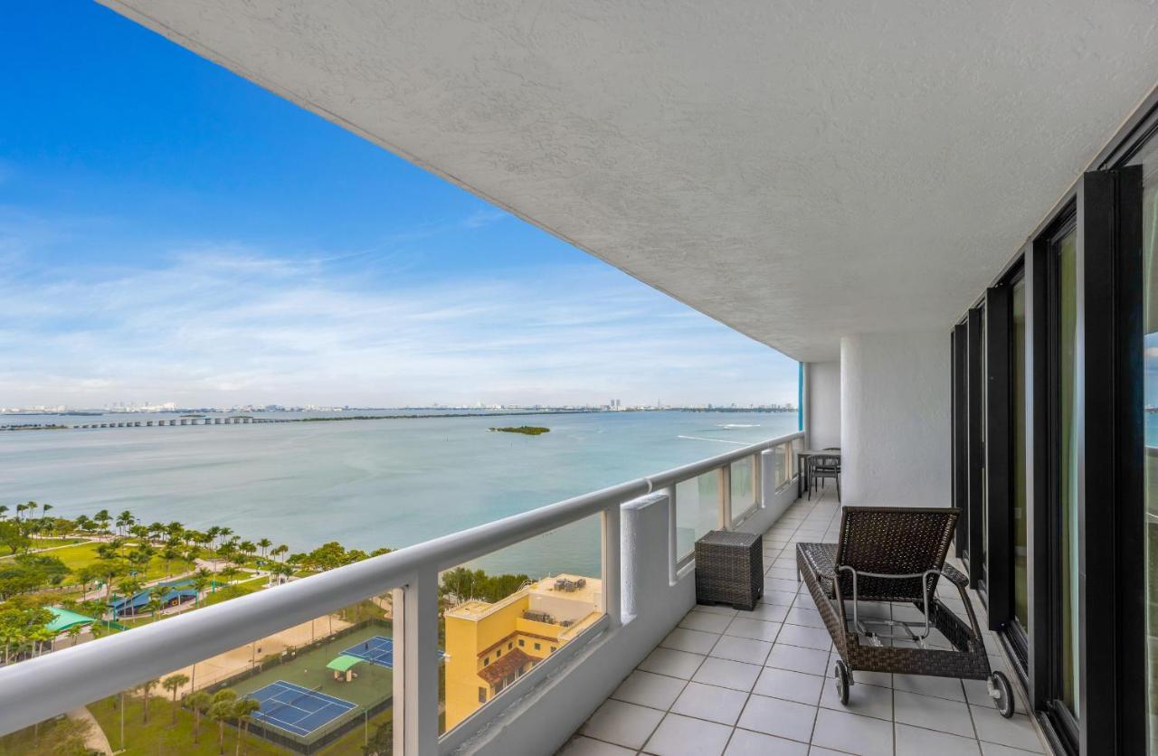 High Rise Comfort With Balcony Doral Exterior photo