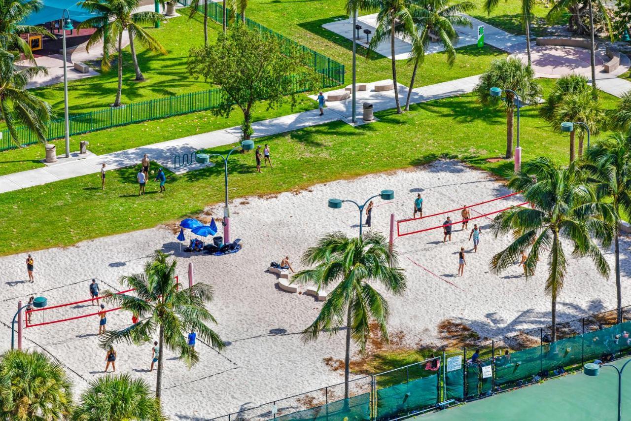 High Rise Comfort With Balcony Doral Exterior photo