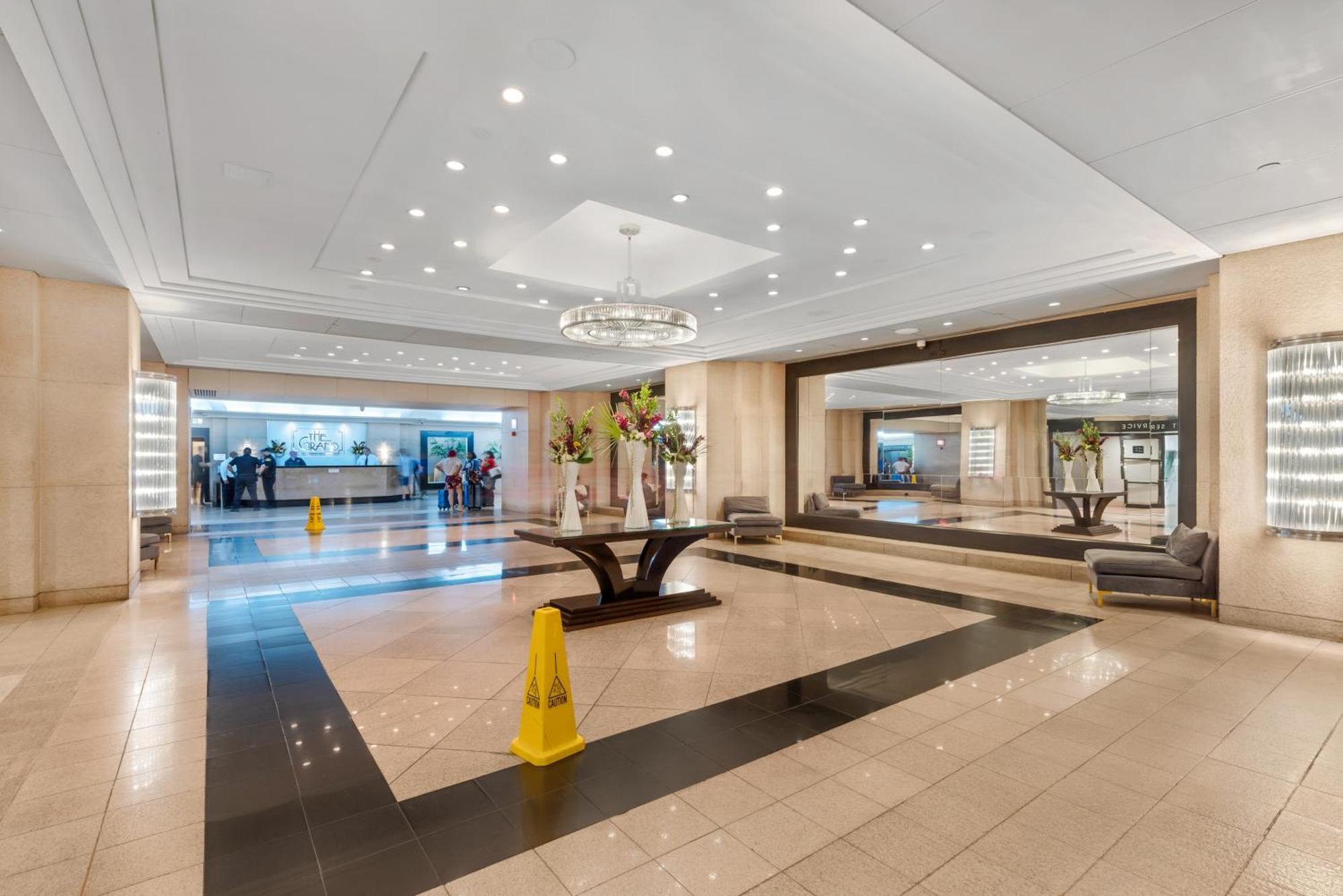 High Rise Comfort With Balcony Doral Exterior photo